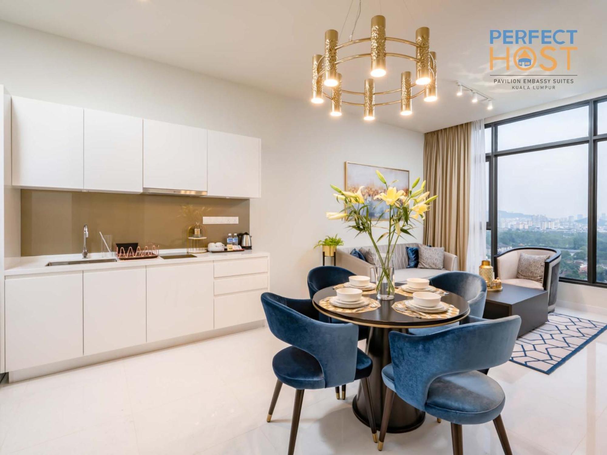 Pavilion Embassy Suites Kl By Perfect Host Kuala Lumpur Room photo