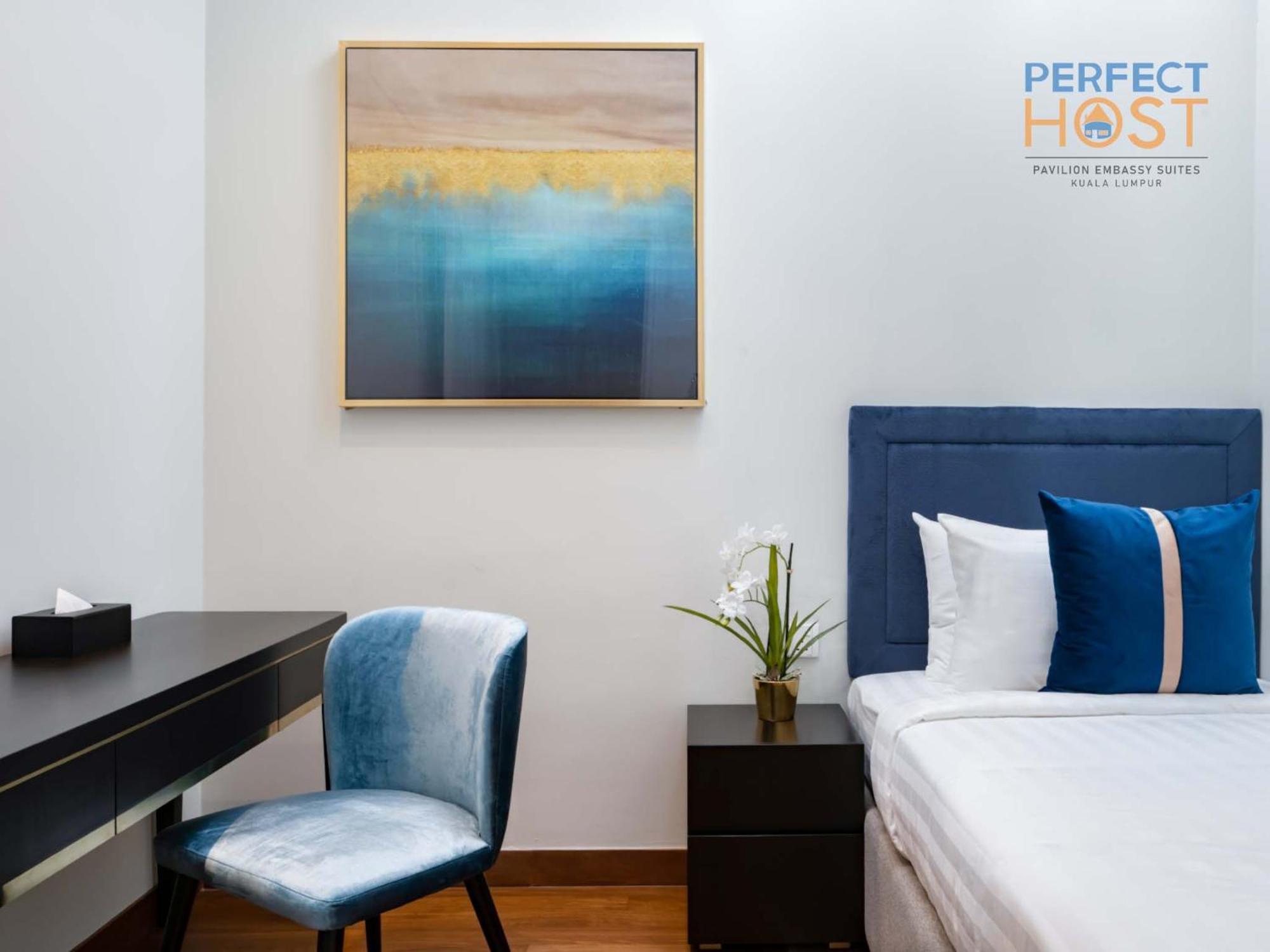 Pavilion Embassy Suites Kl By Perfect Host Kuala Lumpur Room photo
