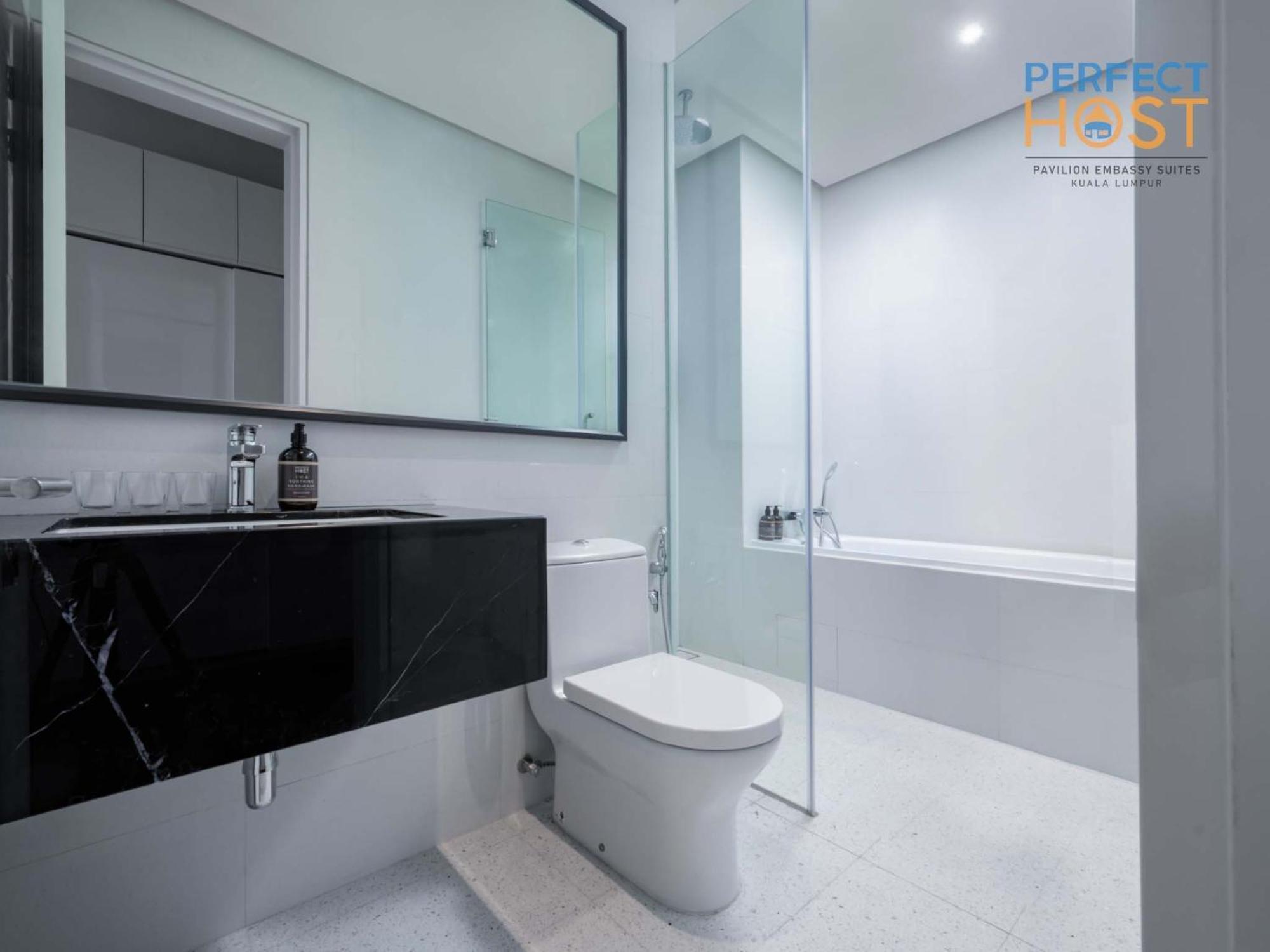 Pavilion Embassy Suites Kl By Perfect Host Kuala Lumpur Room photo