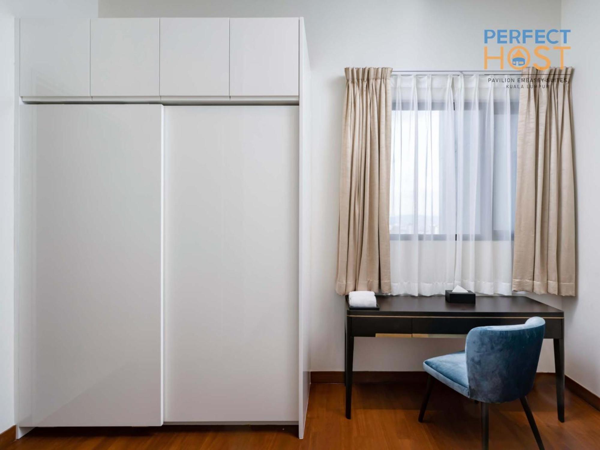 Pavilion Embassy Suites Kl By Perfect Host Kuala Lumpur Room photo