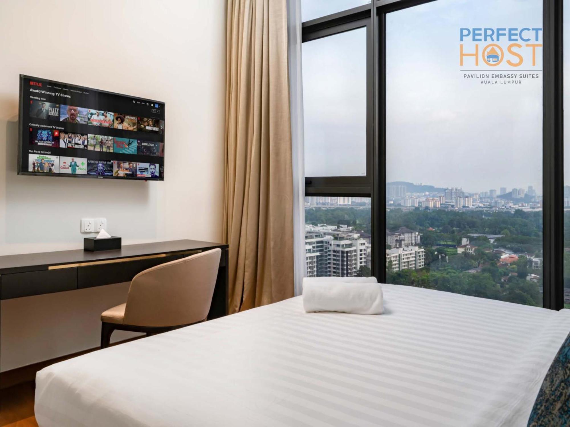 Pavilion Embassy Suites Kl By Perfect Host Kuala Lumpur Room photo