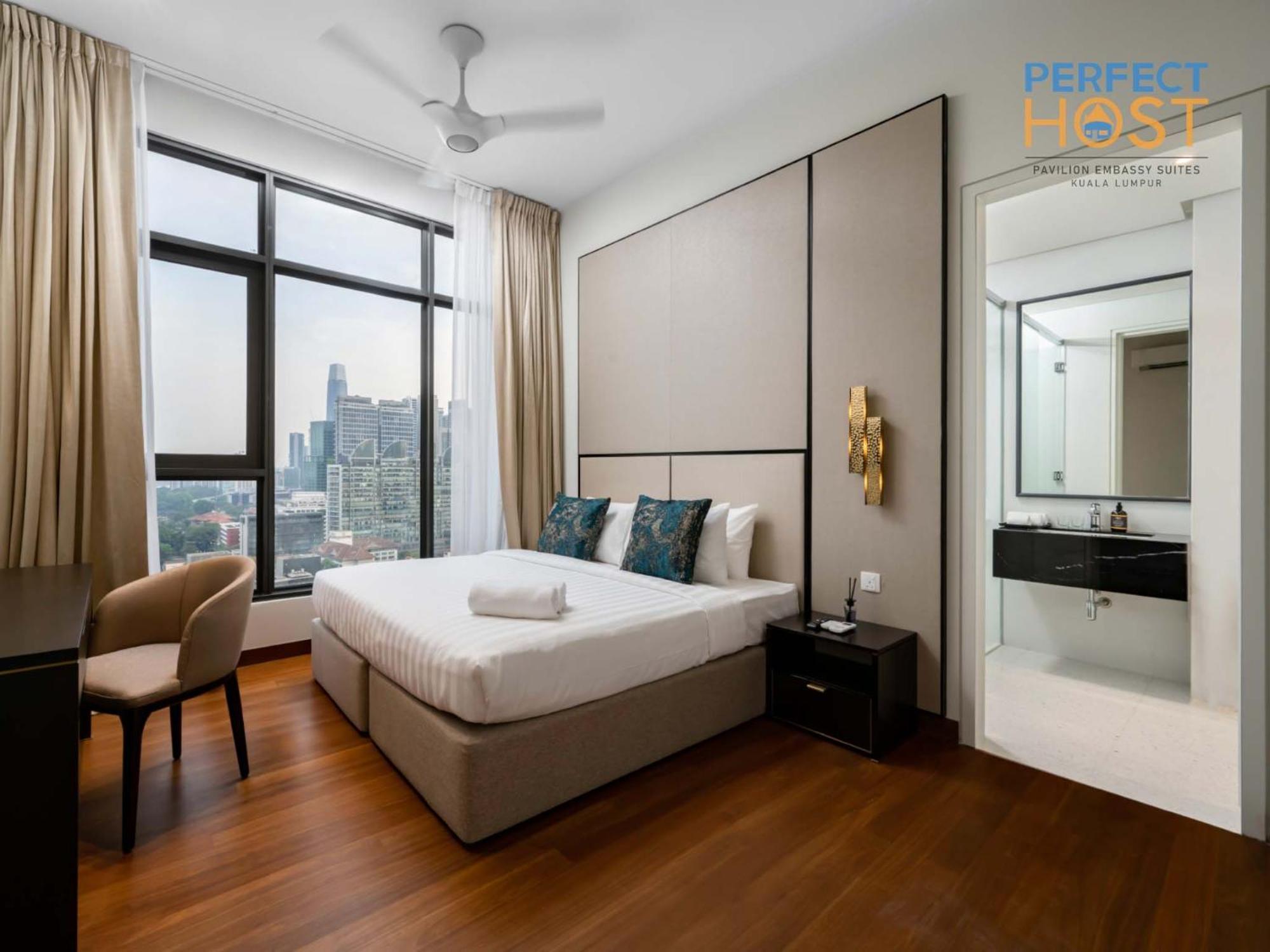 Pavilion Embassy Suites Kl By Perfect Host Kuala Lumpur Room photo