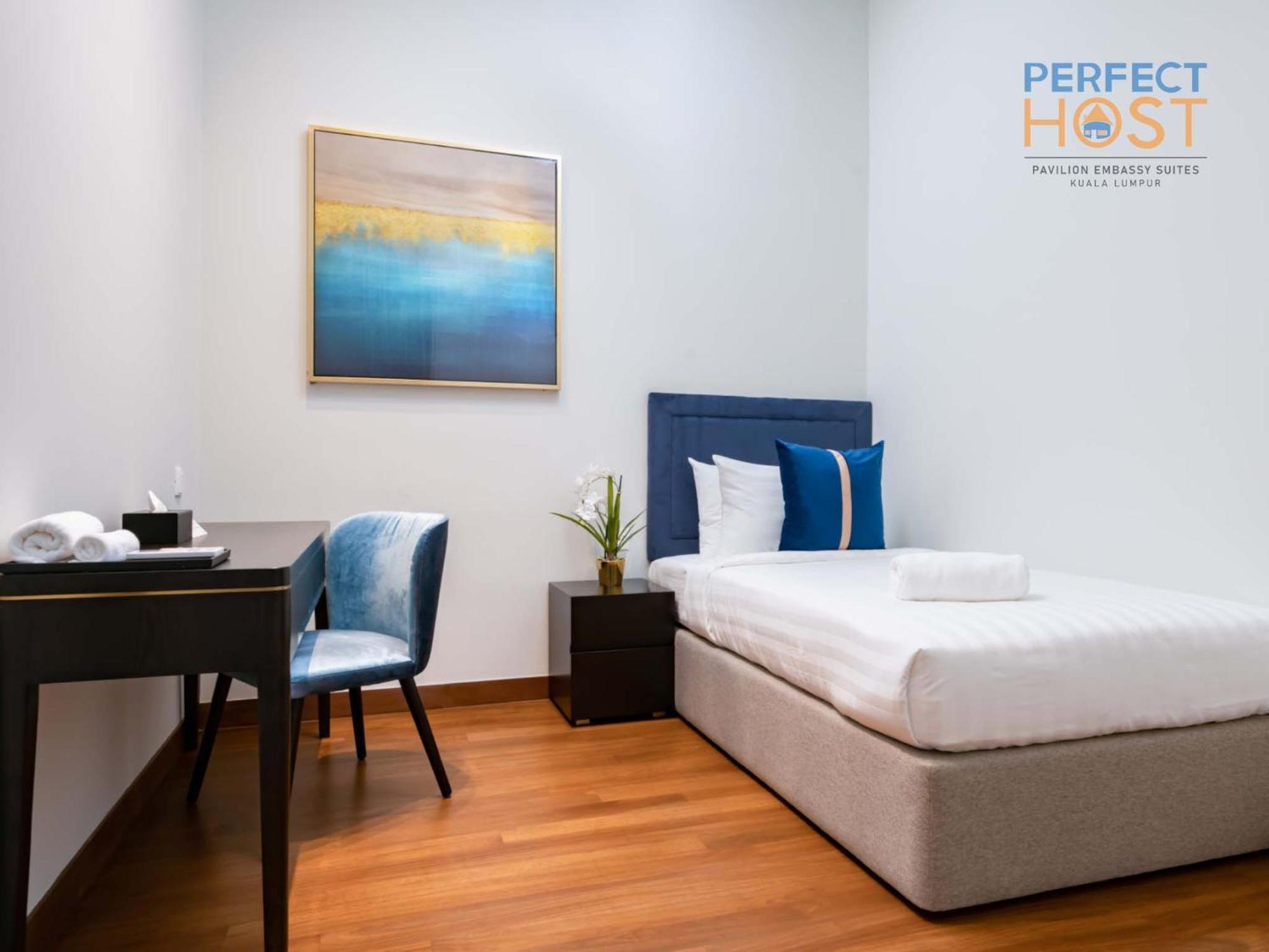 Pavilion Embassy Suites Kl By Perfect Host Kuala Lumpur Room photo